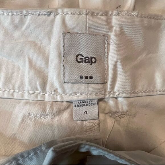 Gap off white capris. Size 4 - Picture 8 of 8